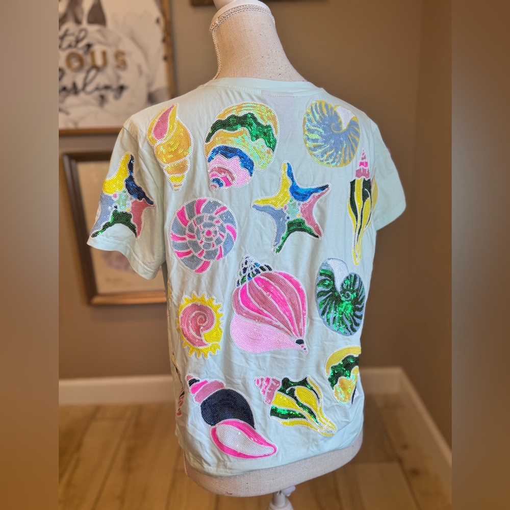 New! QUEEN OF SPARKLES Colorful Sequin Sea Shells Tee Oversized XS - Picture 8 of 10